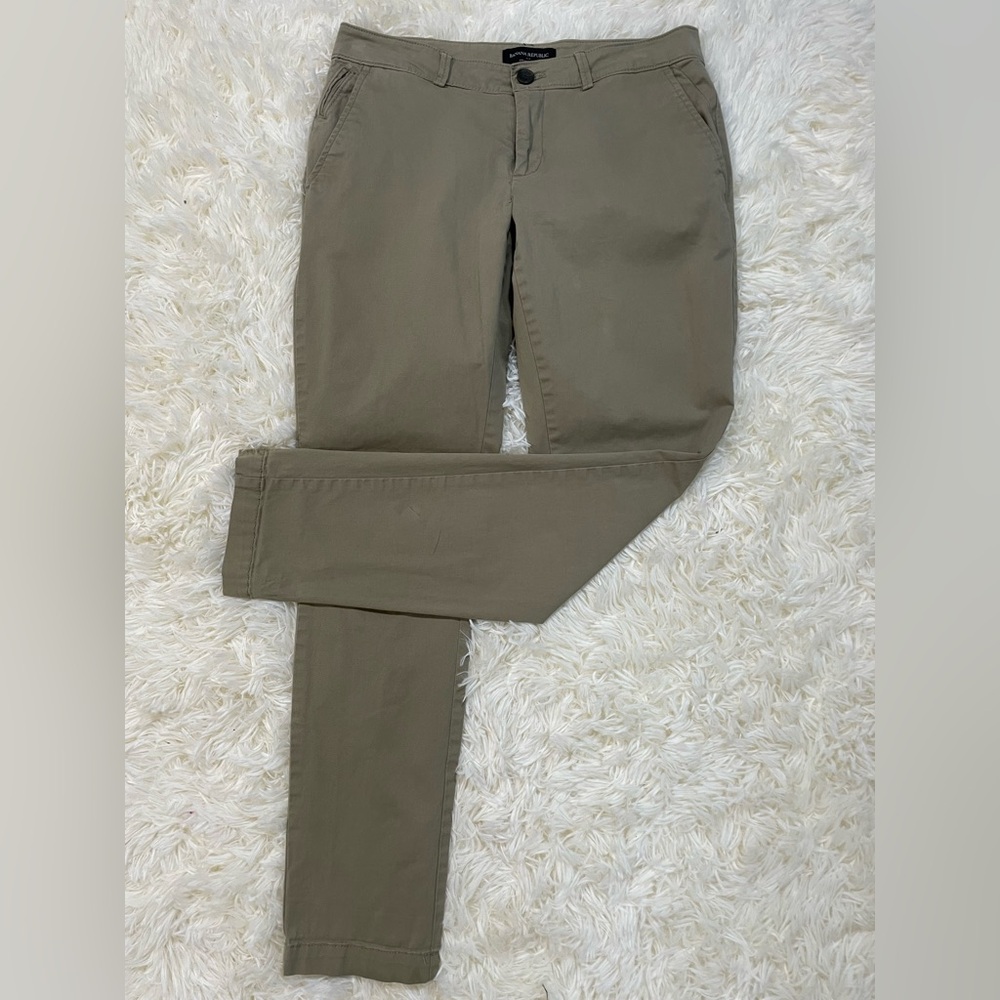 Banana Republic Girlfriend Fit Light Olive Pants